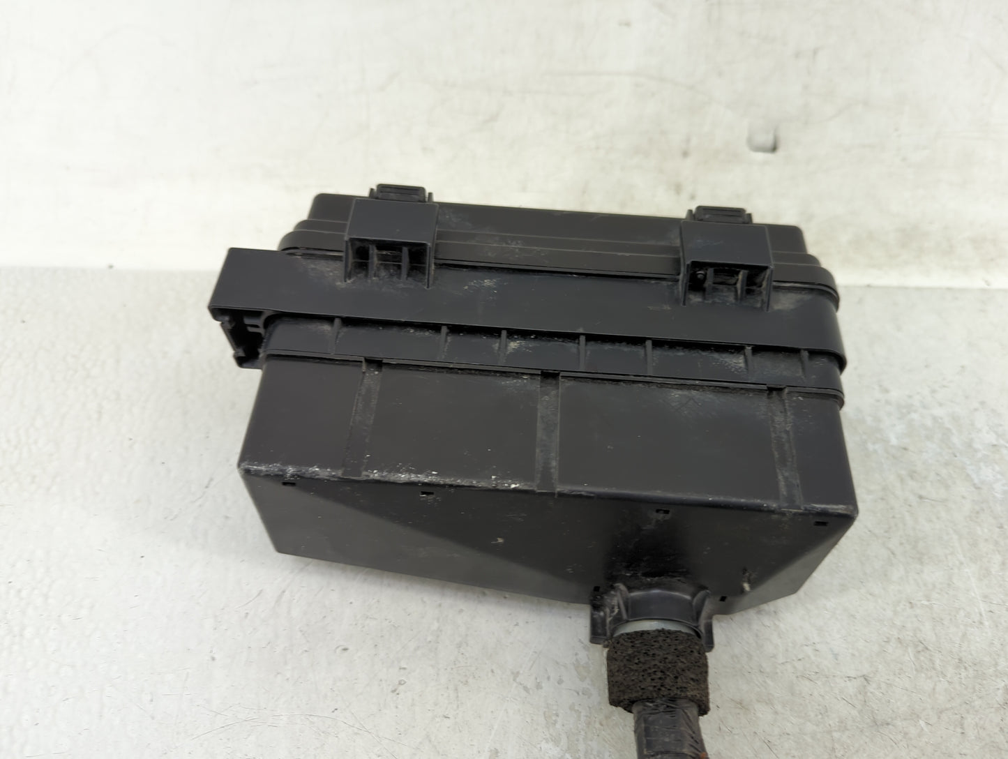 2004-2005 Lincoln Aviator Fusebox Fuse Box Panel Relay Module Fits Fits 2004 2005 OEM Used Auto Parts - Oemusedautoparts1.co