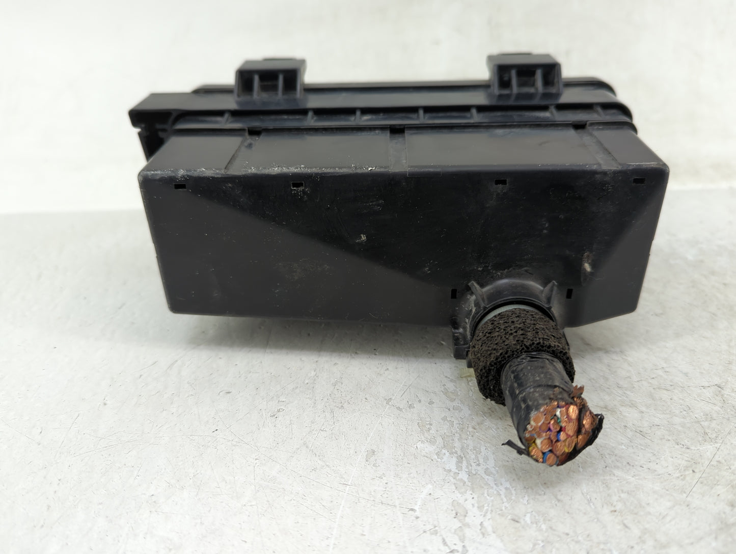 2004-2005 Lincoln Aviator Fusebox Fuse Box Panel Relay Module Fits Fits 2004 2005 OEM Used Auto Parts - Oemusedautoparts1.co