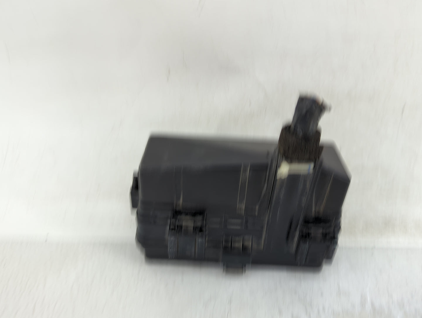 2004-2005 Lincoln Aviator Fusebox Fuse Box Panel Relay Module Fits Fits 2004 2005 OEM Used Auto Parts - Oemusedautoparts1.co