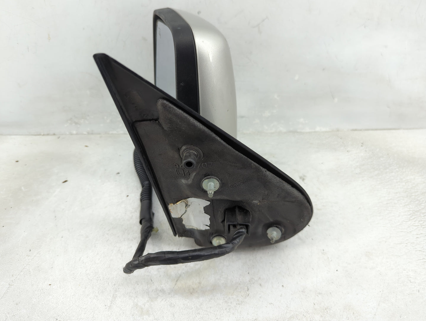2003-2005 Lincoln Aviator Driver Side View Mirror - Left Door Mirror OEM Used - Oemusedautoparts1.com