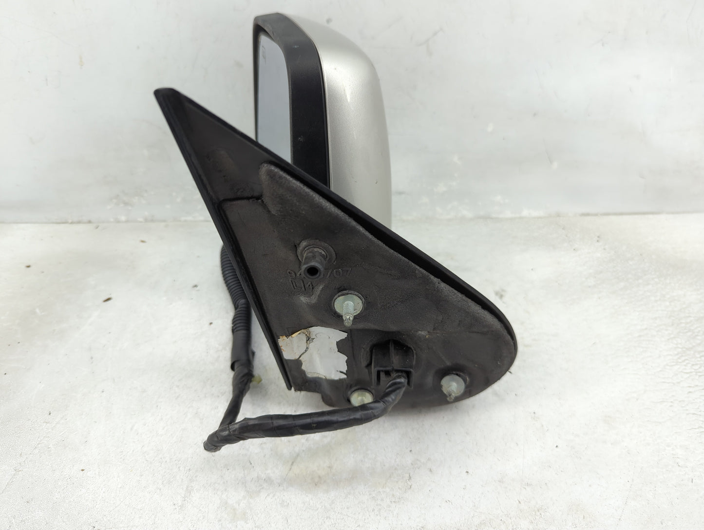 2003-2005 Lincoln Aviator Driver Side View Mirror - Left Door Mirror OEM Used - Oemusedautoparts1.com