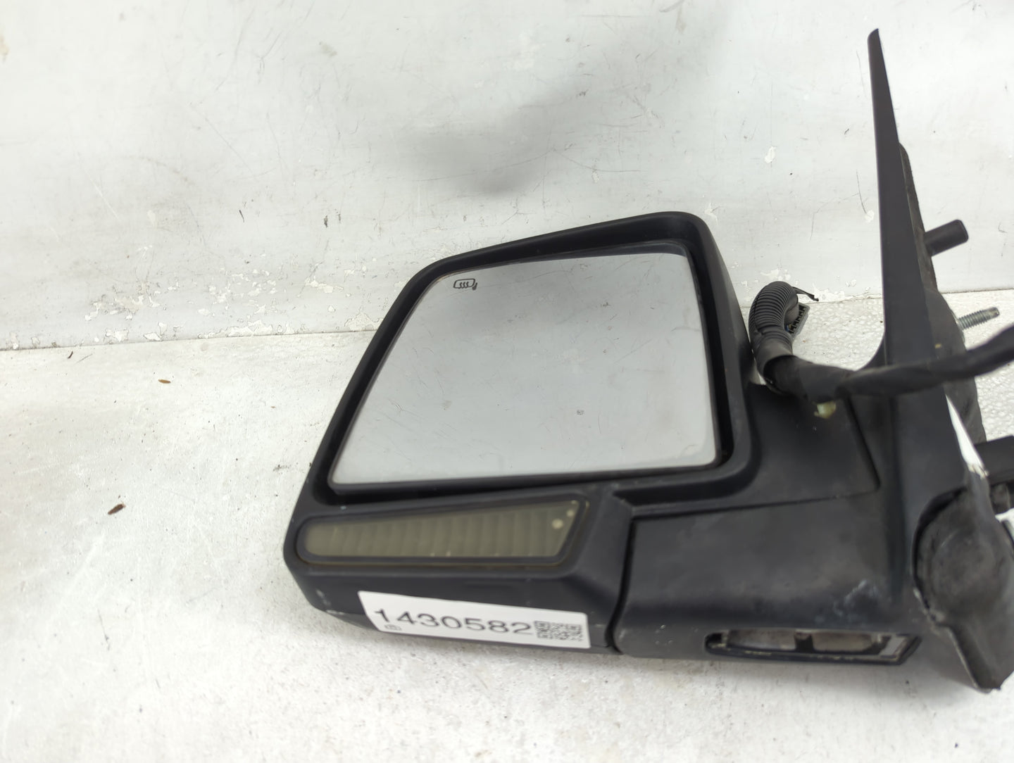 2003-2005 Lincoln Aviator Driver Side View Mirror - Left Door Mirror OEM Used - Oemusedautoparts1.com