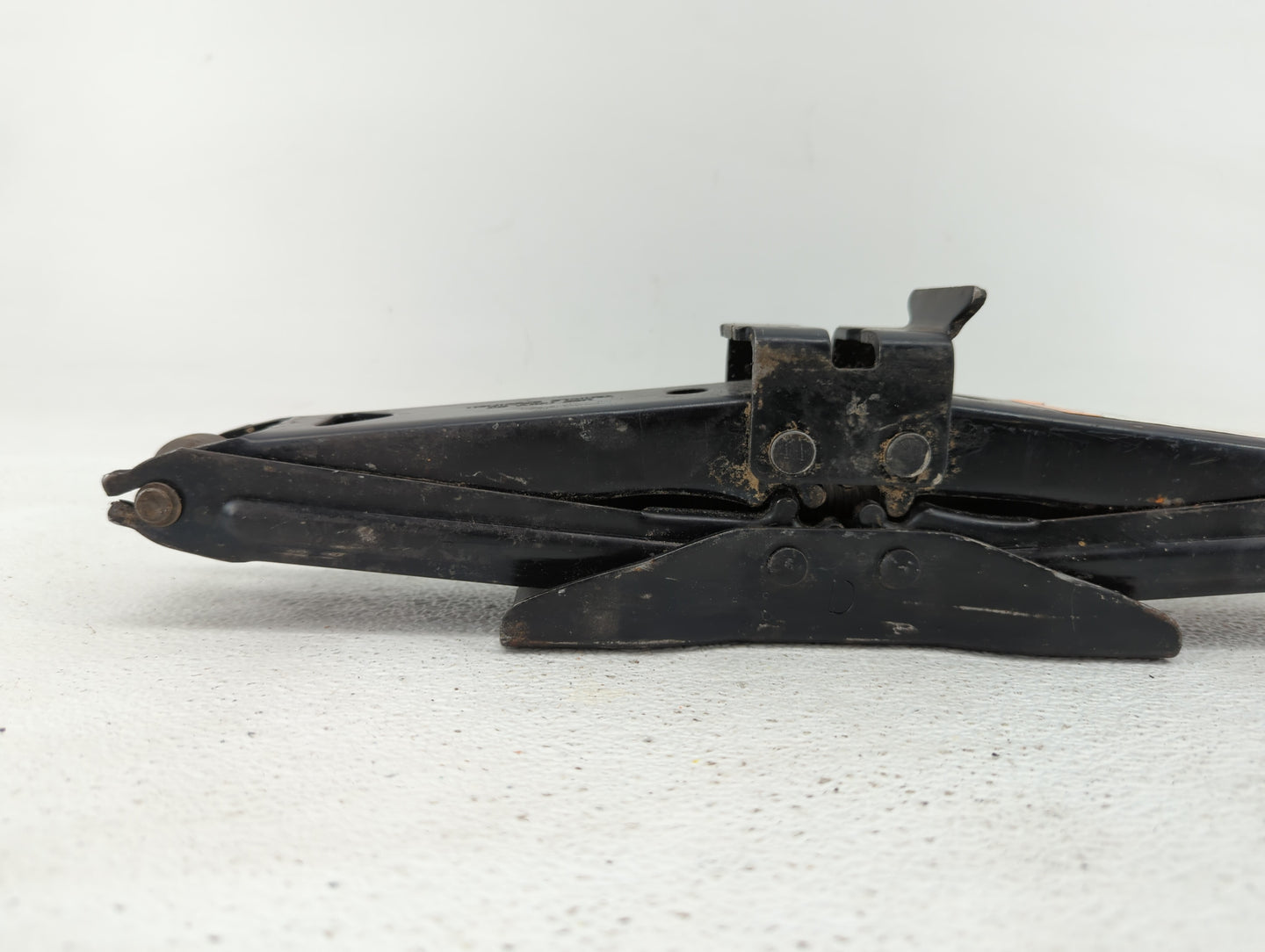 2005 Lincoln Aviator Spare Scissor Car Jack - Oemusedautoparts1.com