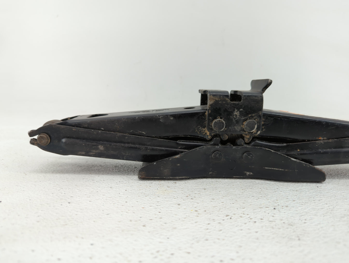 2005 Lincoln Aviator Spare Scissor Car Jack - Oemusedautoparts1.com