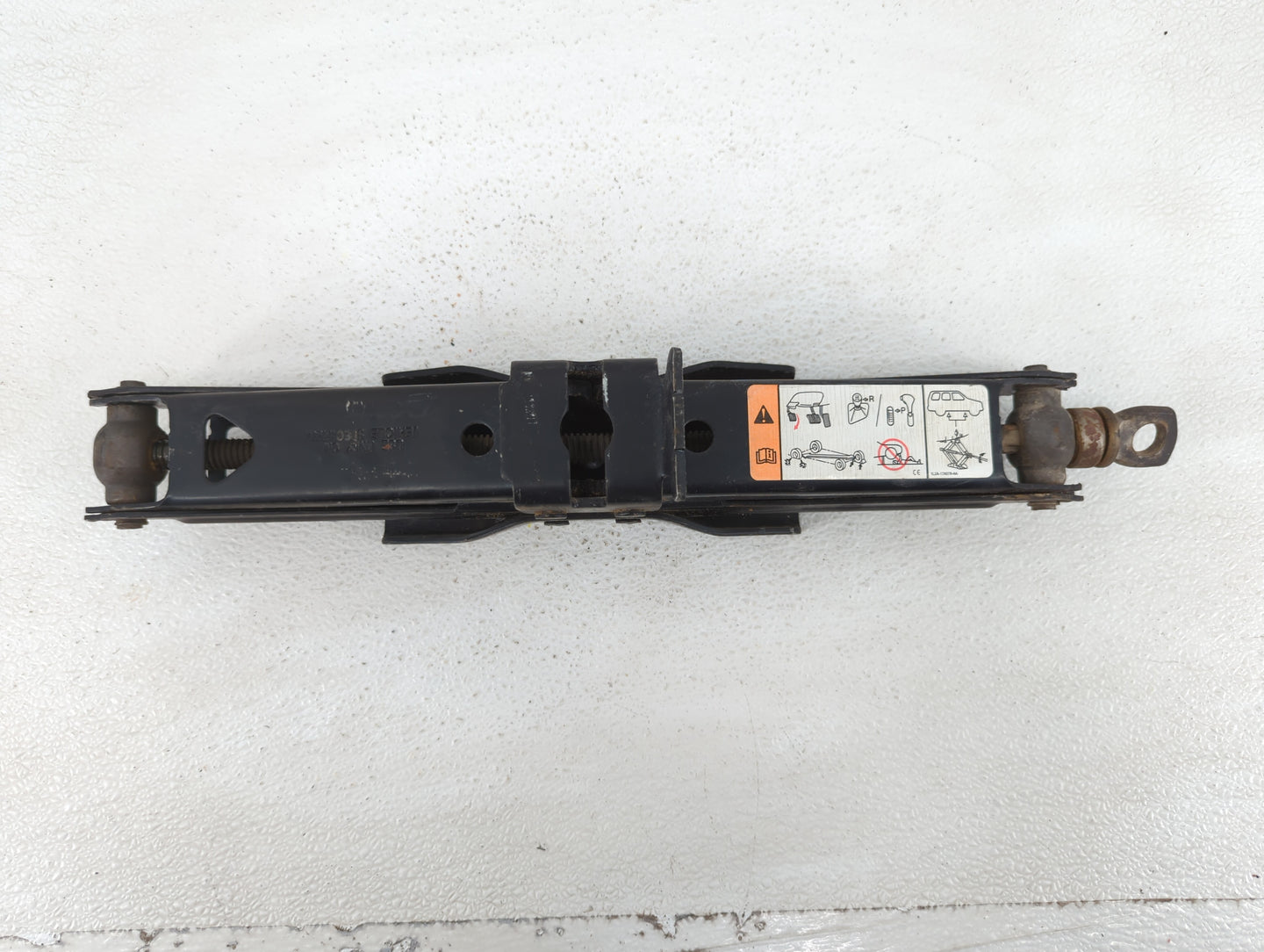2005 Lincoln Aviator Spare Scissor Car Jack - Oemusedautoparts1.com