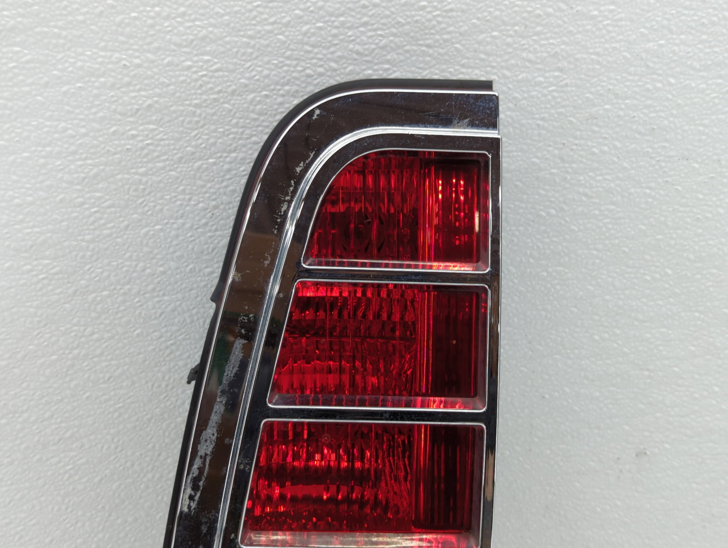 2003-2005 Lincoln Aviator Tail Light Assembly Passenger Right OEM P/N:2C54-13404-A Fits Fits 2003 2004 2005 OEM Used Auto Pa