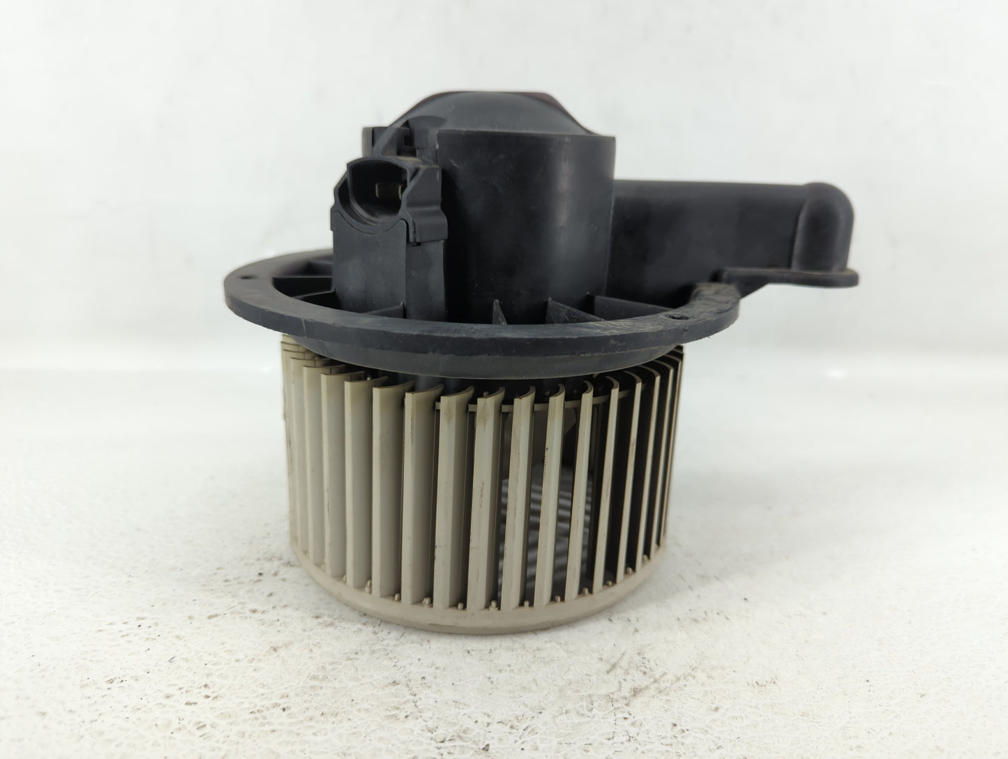2003-2005 Lincoln Aviator Rear Heater AC Blower Motor P/N:1L2H-19805-BE Fits Fits 2002 2003 2004 2005 OEM Used Auto Parts - 