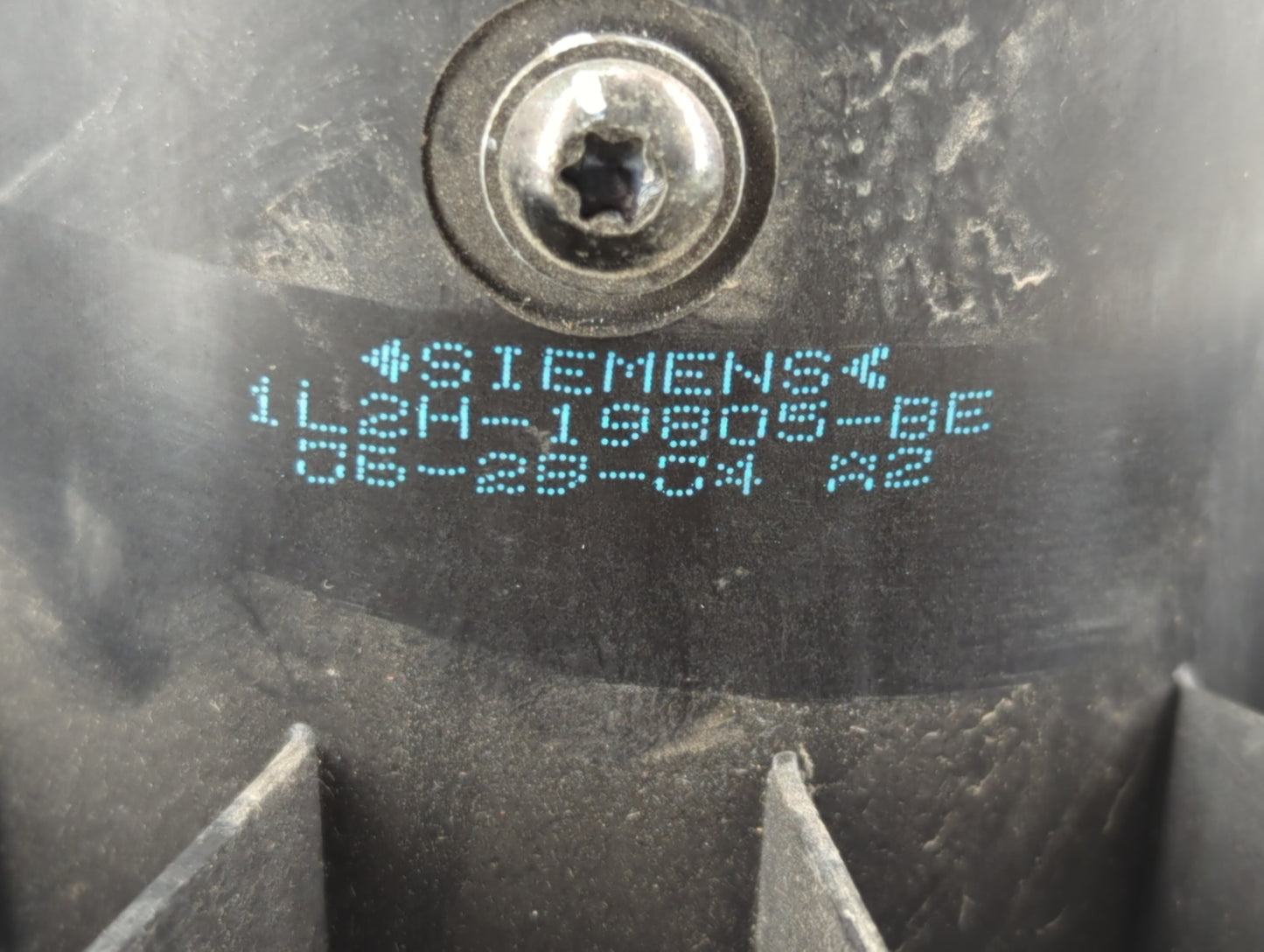 2003-2005 Lincoln Aviator Rear Heater AC Blower Motor P/N:1L2H-19805-BE Fits Fits 2002 2003 2004 2005 OEM Used Auto Parts - 