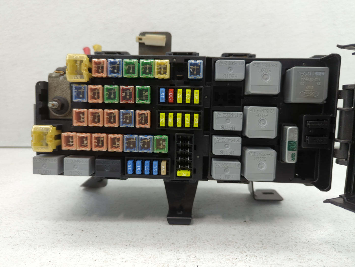 2004-2005 Lincoln Aviator Fusebox Fuse Box Panel Relay Module Fits Fits 2004 2005 OEM Used Auto Parts - Oemusedautoparts1.co