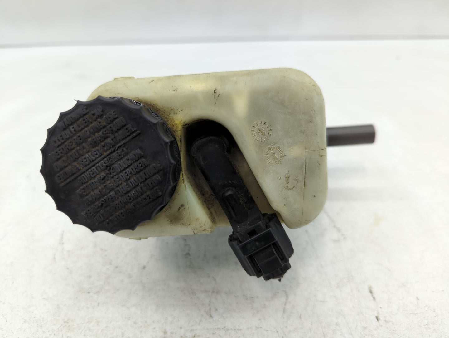 2003-2005 Lincoln Aviator Brake Master Cylinder - Oemusedautoparts1.com