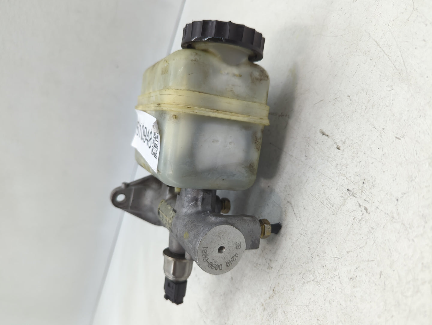 2003-2005 Lincoln Aviator Brake Master Cylinder - Oemusedautoparts1.com