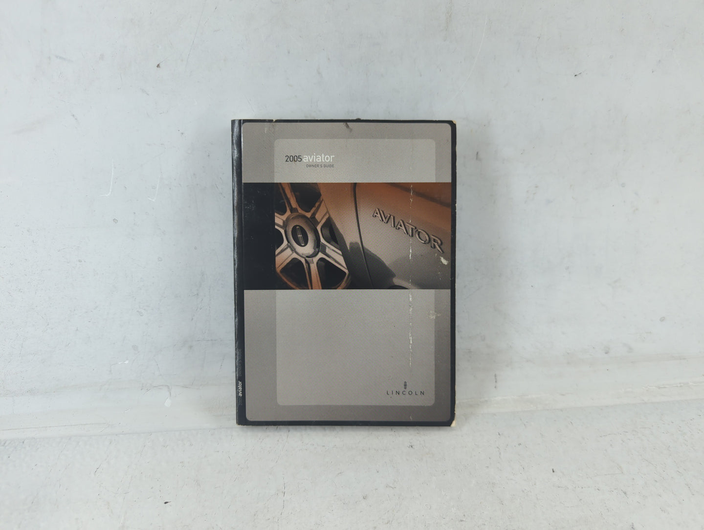 2005 Lincoln Aviator Owners Manual Book Guide P/N:5C5J-19A321-AB OEM Used Auto Parts - Oemusedautoparts1.com