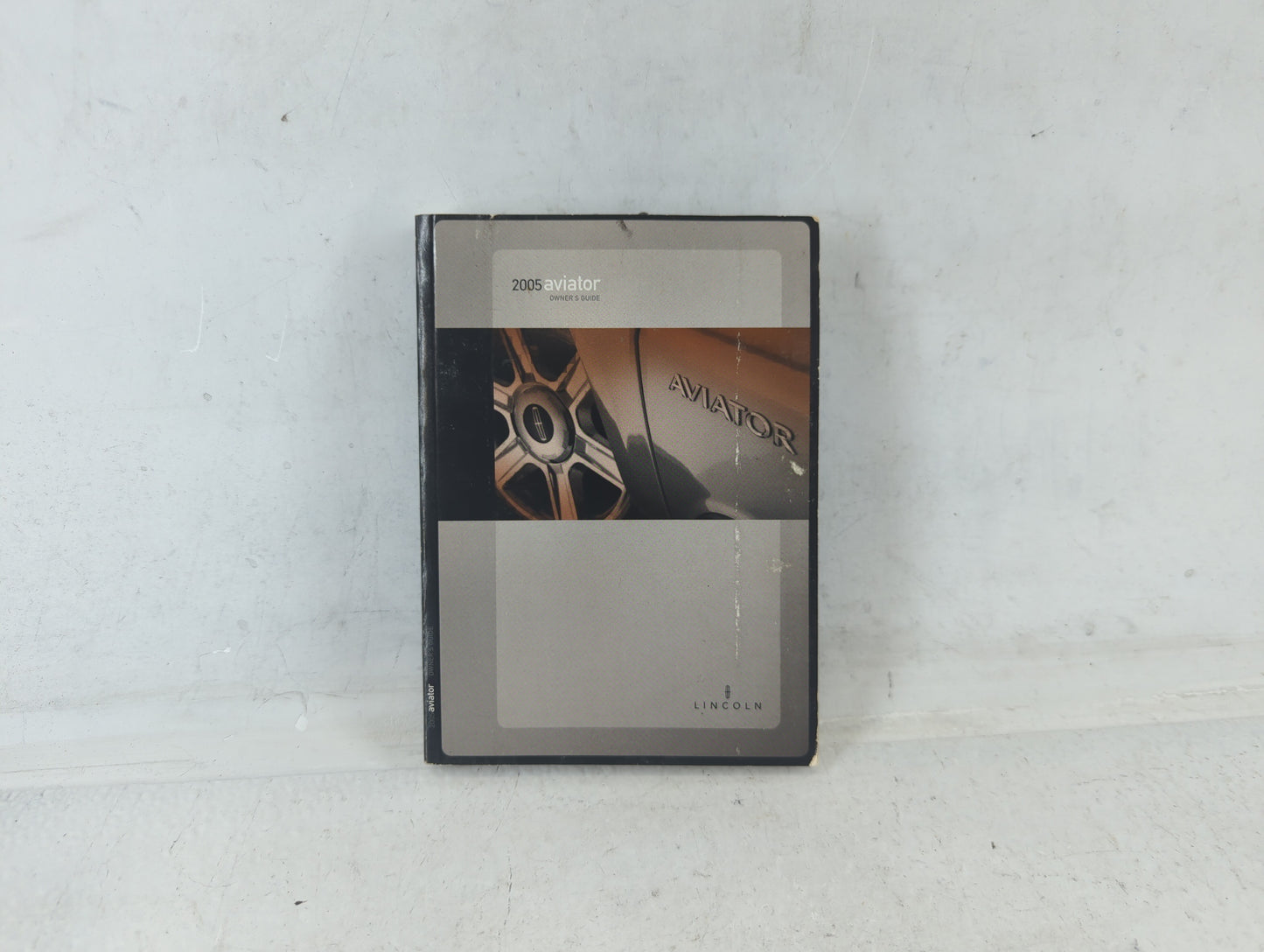2005 Lincoln Aviator Owners Manual Book Guide P/N:5C5J-19A321-AB OEM Used Auto Parts - Oemusedautoparts1.com