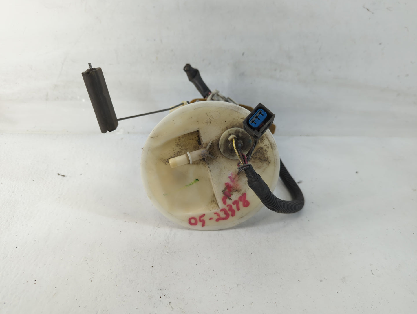 2003-2005 Lincoln Aviator Electrical Gas Fuel Pump Assembly - Oemusedautoparts1.com
