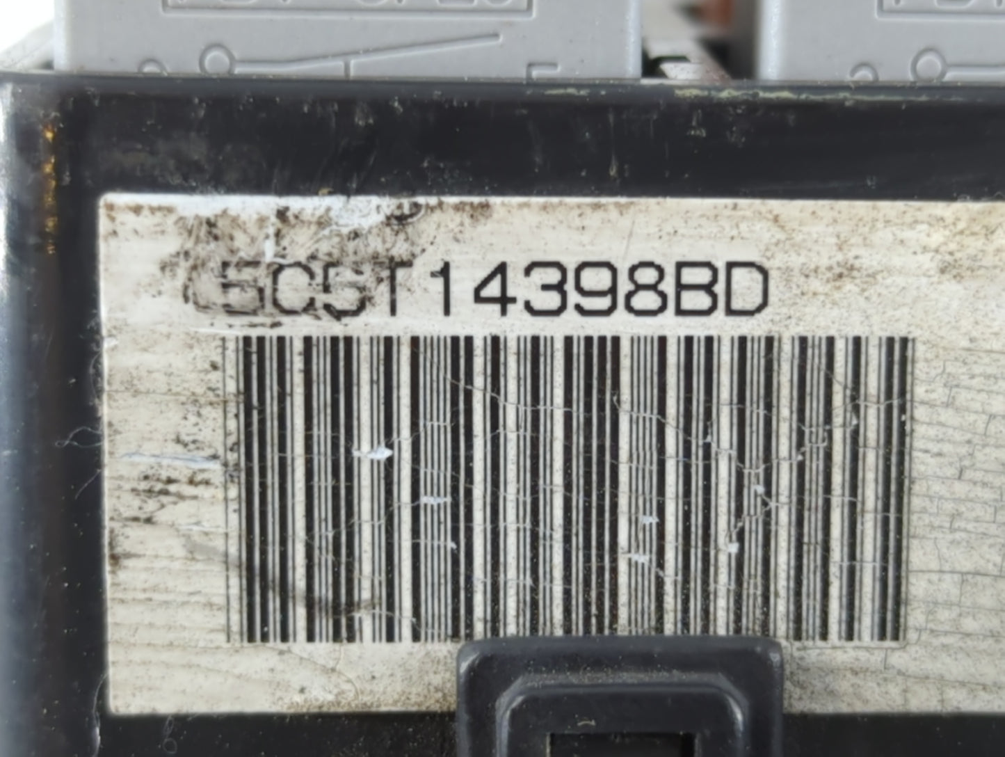 2004-2005 Lincoln Aviator Fusebox Fuse Box Panel Relay Module P/N:5C5T14398BD Fits Fits 2004 2005 OEM Used Auto Parts - Oemu