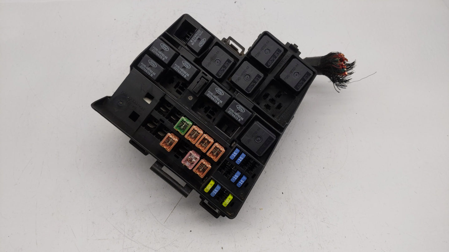 2005 Lincoln Ls Fusebox Fuse Box Panel Relay Module P/N:5W4T-14290-HC Fits OEM Used Auto Parts - Oemusedautoparts1.com