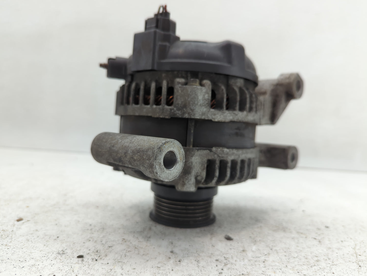2005 Lincoln Ls Alternator Replacement Generator Charging Assembly Engine OEM P/N:4W4T-10300-BA Fits OEM Used Auto Parts - O