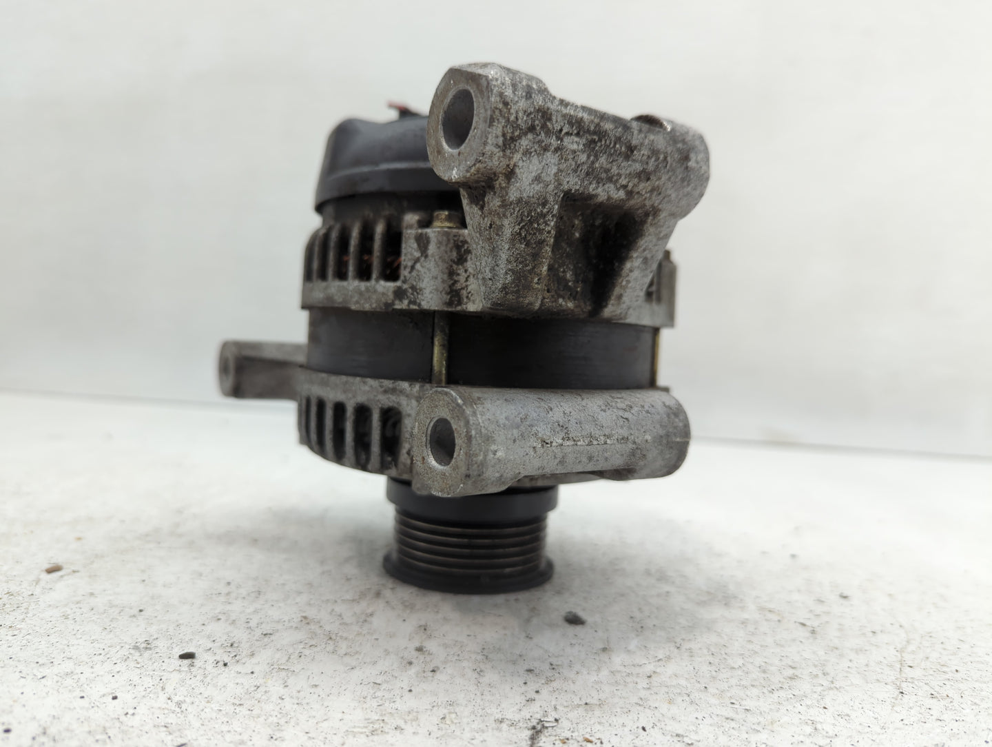 2005 Lincoln Ls Alternator Replacement Generator Charging Assembly Engine OEM P/N:4W4T-10300-BA Fits OEM Used Auto Parts - O