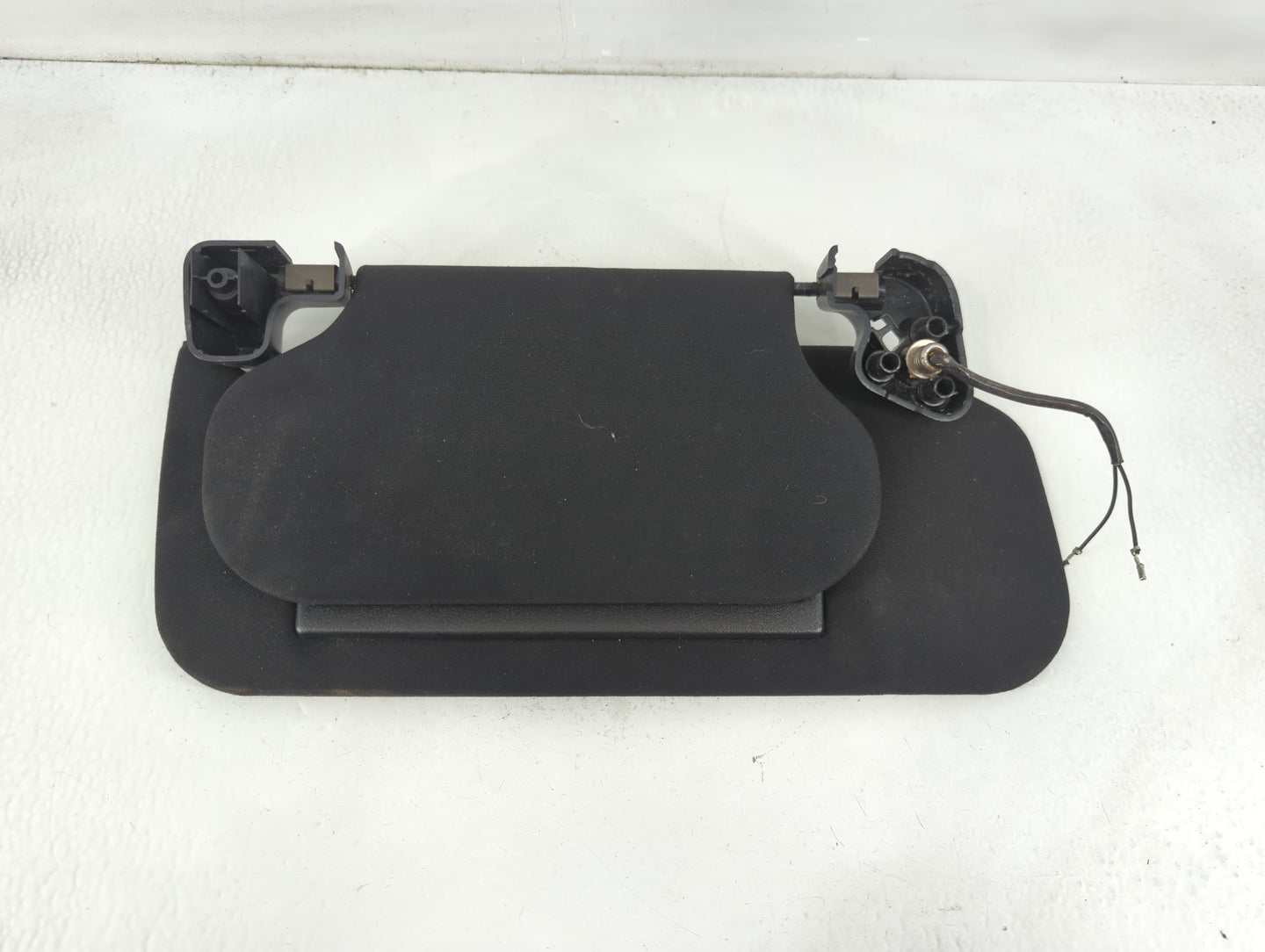 2005 Lincoln Ls Sun Visor Shade Replacement Driver Left Mirror Fits OEM Used Auto Parts - Oemusedautoparts1.com