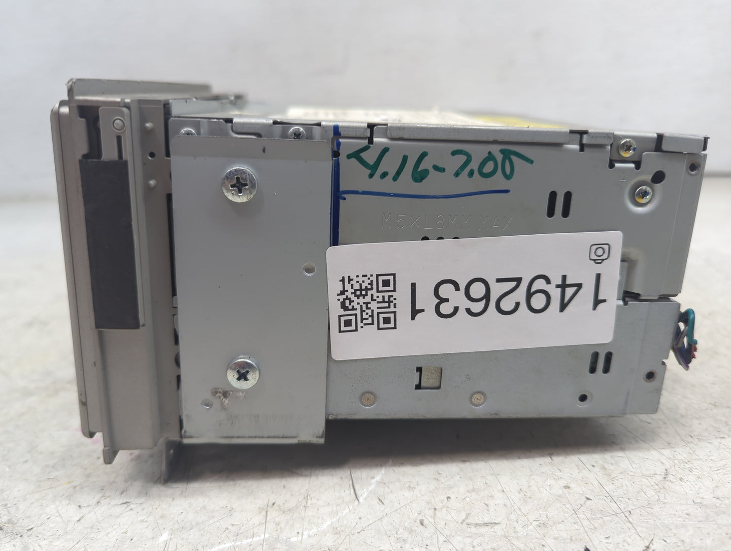 2005 Lincoln Navigator Radio AM FM Cd Player Receiver Replacement P/N:5L7T-18C985-AB 5L7T18C985AB, AVX-M6224727, 0AG7104D Fi