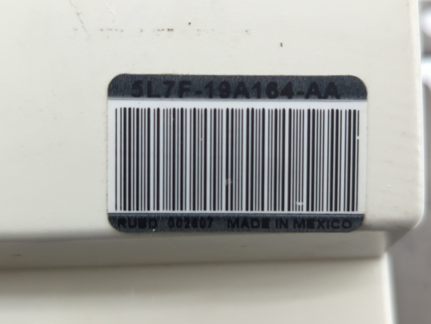 2005 Lincoln Navigator Radio AM FM Cd Player Receiver Replacement P/N:5L7F-19A164-AA Fits OEM Used Auto Parts - Oemusedautop