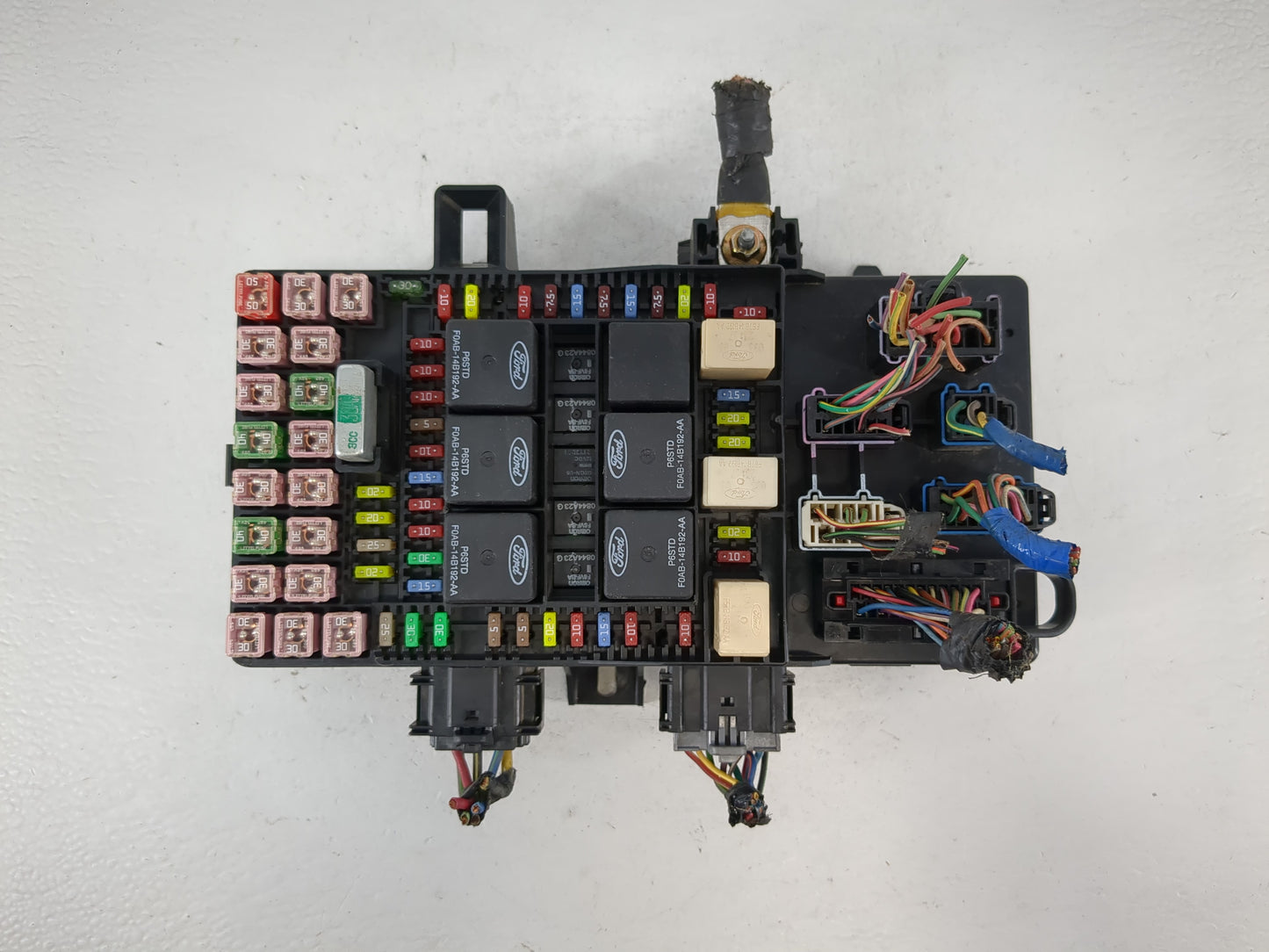 2004-2011 Lincoln Town Car Fusebox Fuse Box Panel Relay Module P/N:2L1T-14N003-DB 2C7T-14N003-A Fits OEM Used Auto Parts - O