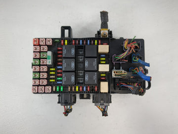 2004-2011 Lincoln Town Car Fusebox Fuse Box Panel Relay Module P/N:2L1T-14N003-DB 2C7T-14N003-A Fits OEM Used Auto Parts