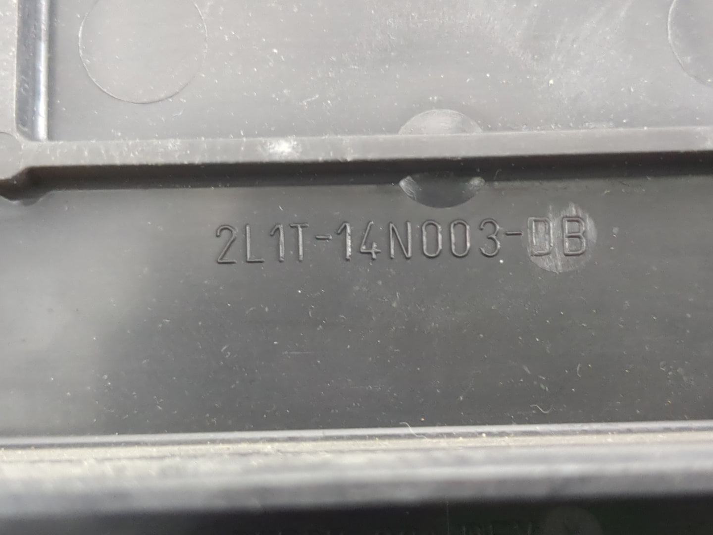 2004-2011 Lincoln Town Car Fusebox Fuse Box Panel Relay Module P/N:2L1T-14N003-DB 2C7T-14N003-A Fits OEM Used Auto Parts - O