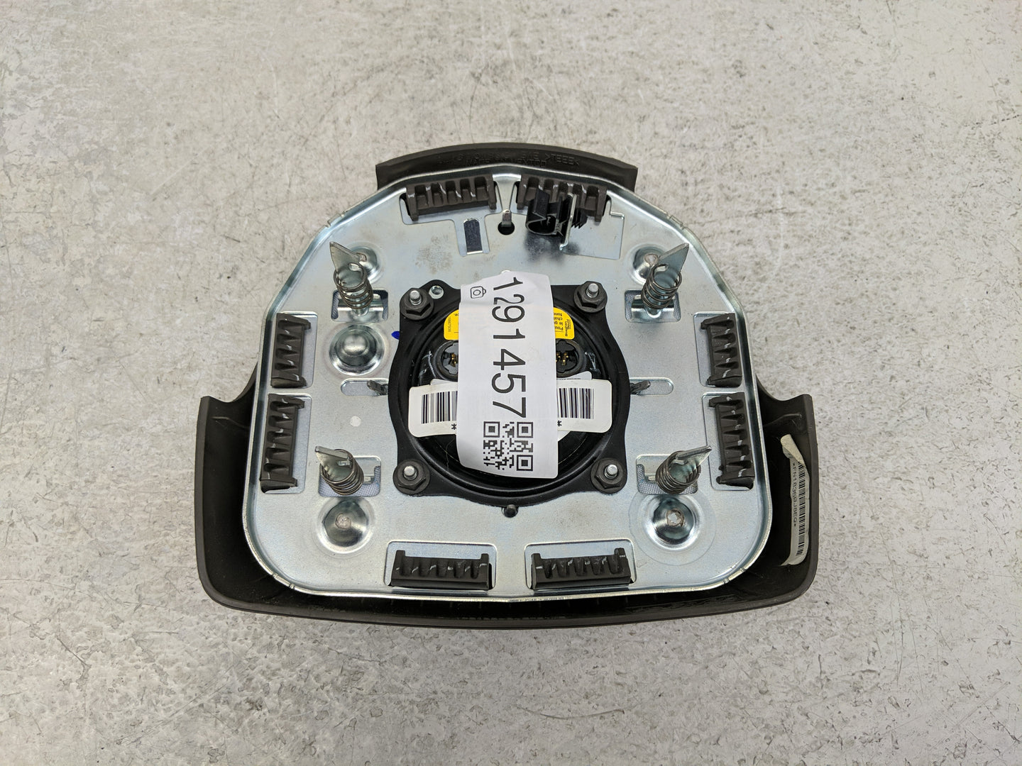 2005-2006 Lincoln Town Car Air Bag Driver Left Steering Wheel Mounted Fits Fits 2005 2006 OEM Used Auto Parts - Oemusedautop