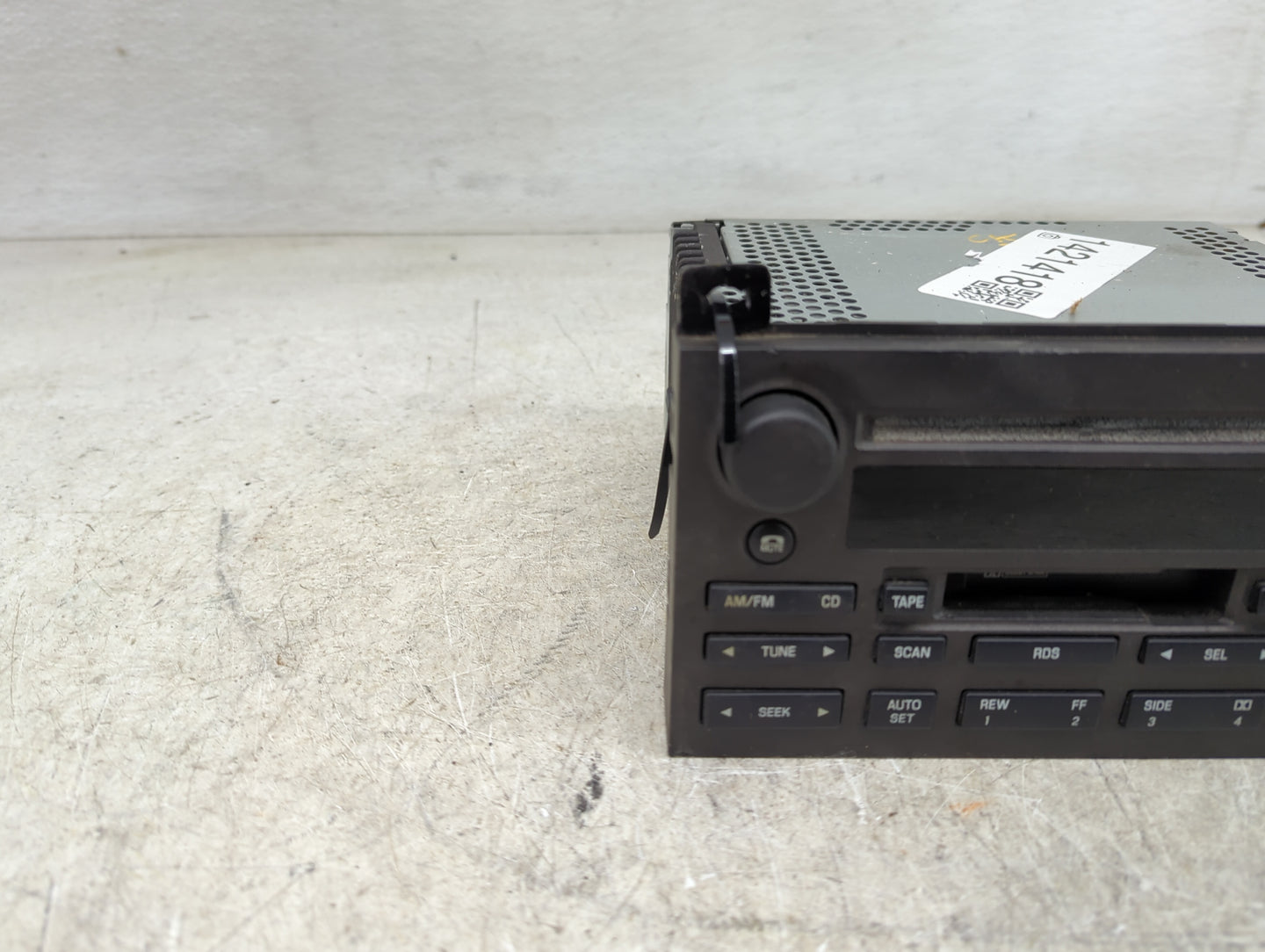 2005 Lincoln Town Car Radio AM FM Cd Player Receiver Replacement P/N:3W1T-18C868-AK Fits OEM Used Auto Parts - Oemusedautopa