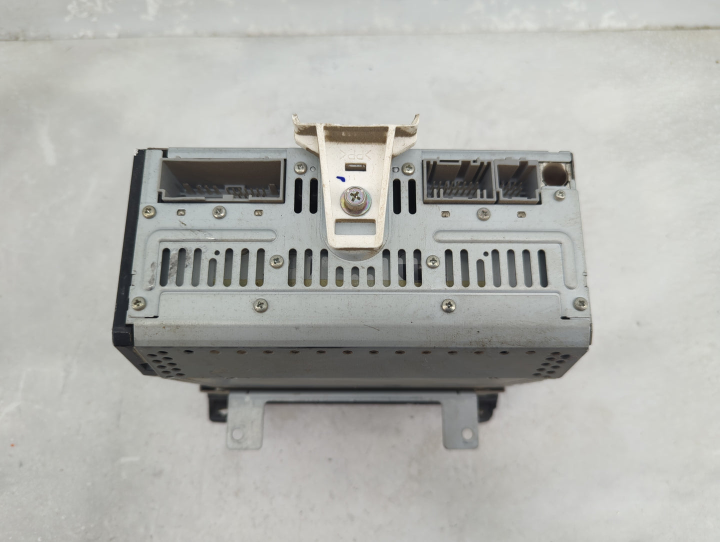2005 Lincoln Town Car Radio AM FM Cd Player Receiver Replacement P/N:5W1T-18C815-BF 14791015 Fits OEM Used Auto Parts - Oemu