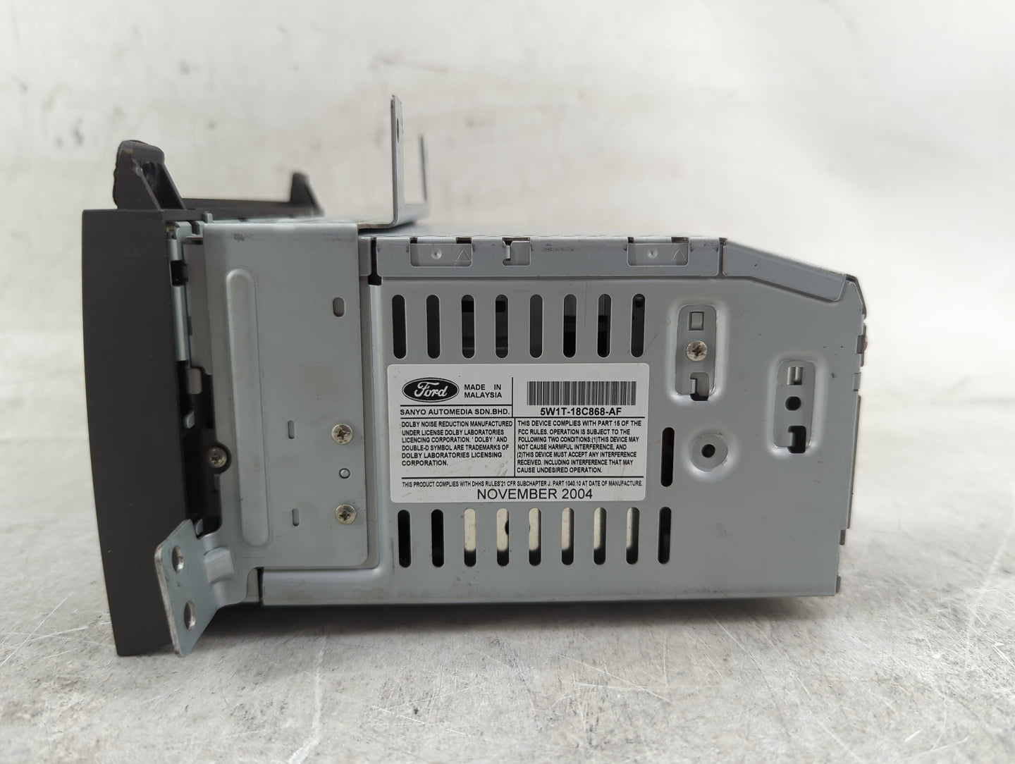 2005 Lincoln Town Car Radio AM FM Cd Player Receiver Replacement P/N:5W1T-18C868-AF Fits OEM Used Auto Parts - Oemusedautopa