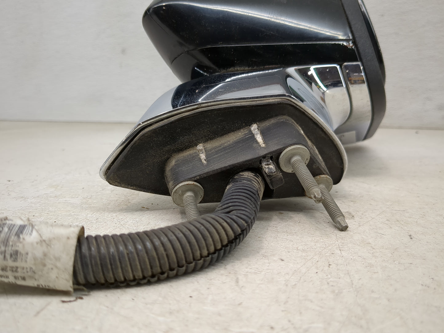 2005 Lincoln Town Car Passenger Side View Mirror - Right Door Mirror OEM Used - Oemusedautoparts1.com