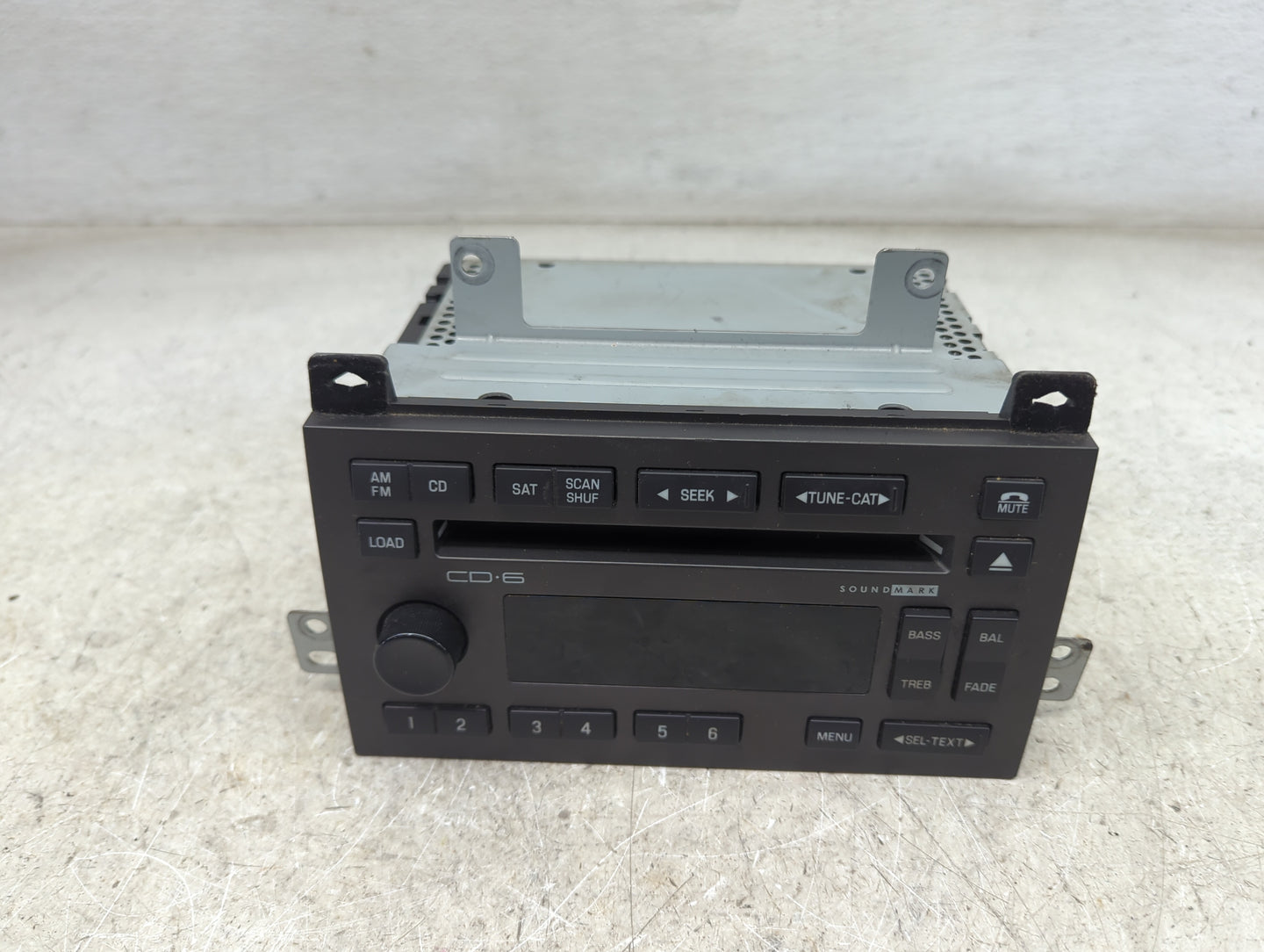 2005 Lincoln Town Car Radio AM FM Cd Player Receiver Replacement P/N:6W1T-18C815-AA Fits OEM Used Auto Parts - Oemusedautopa