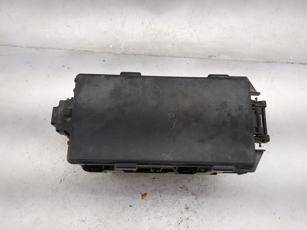 2004-2011 Lincoln Town Car Fusebox Fuse Box Panel Relay Module P/N:4L3T-14A003-AA 5C3T-14B192-AA Fits OEM Used Auto Parts - 