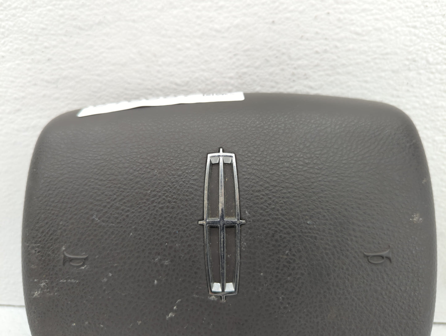 2005-2006 Lincoln Town Car Air Bag Driver Left Steering Wheel Mounted Fits Fits 2005 2006 OEM Used Auto Parts - Oemusedautop