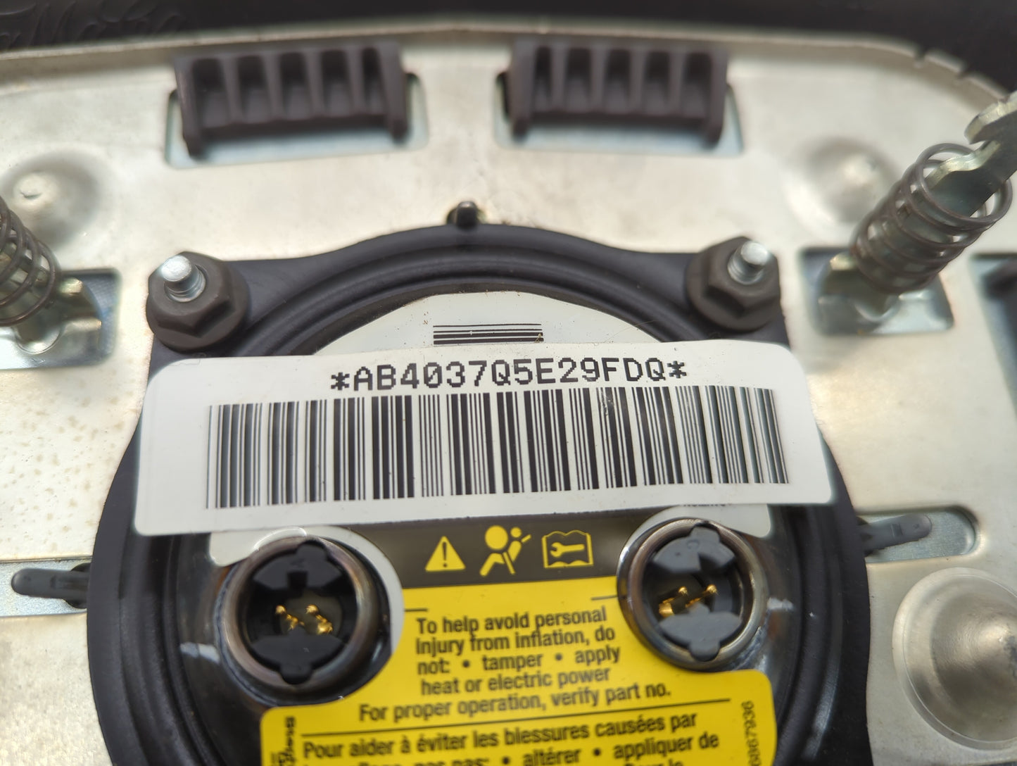 2005-2006 Lincoln Town Car Air Bag Driver Left Steering Wheel Mounted Fits Fits 2005 2006 OEM Used Auto Parts - Oemusedautop