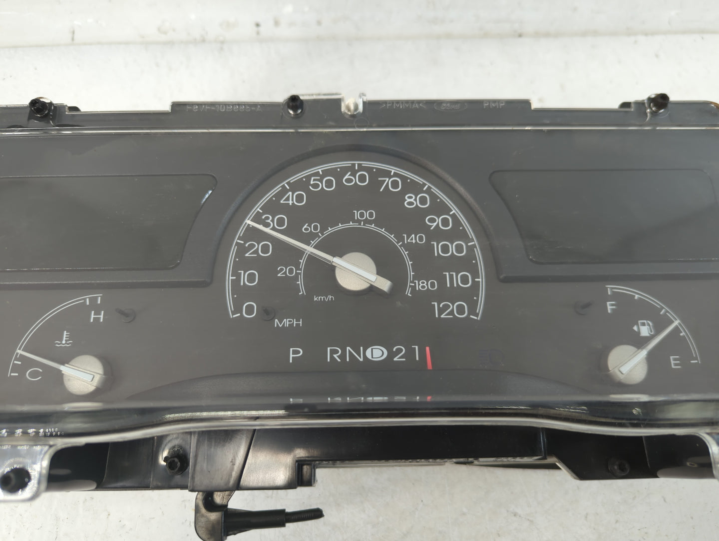 2005 Lincoln Town Car Instrument Cluster Speedometer Gauges P/N:VP3W1F-10890-AC Fits OEM Used Auto Parts - Oemusedautoparts1