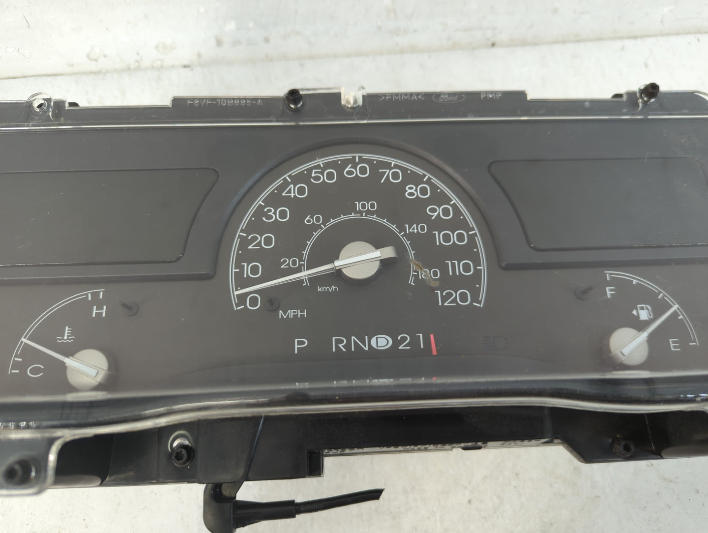 2005 Lincoln Town Car Instrument Cluster Speedometer Gauges Fits OEM Used Auto Parts - Oemusedautoparts1.com