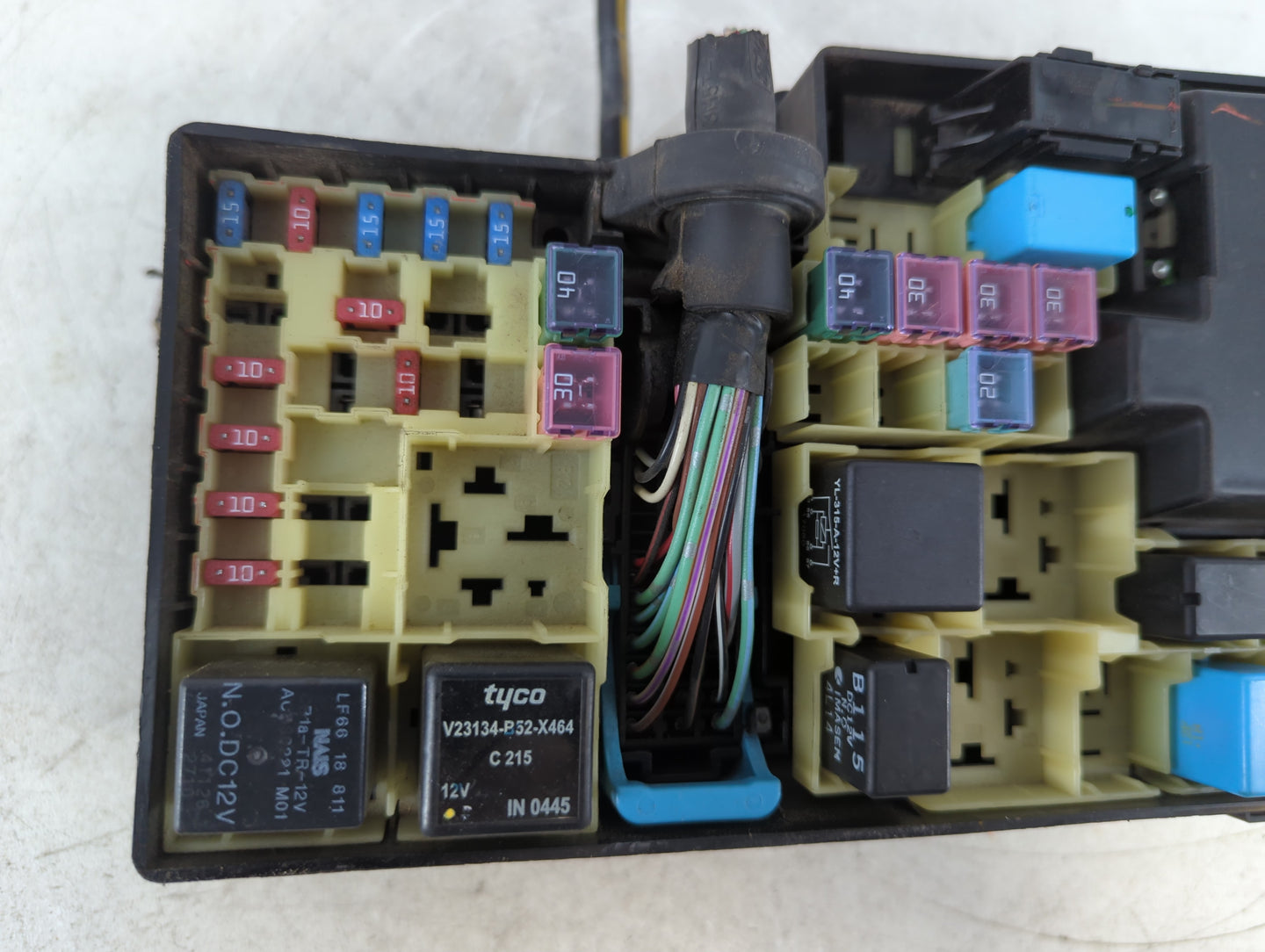2004-2009 Mazda 3 Fusebox Fuse Box Panel Relay Module P/N:518818109 Fits Fits 2004 2005 2006 2007 2008 2009 OEM Used Auto Pa