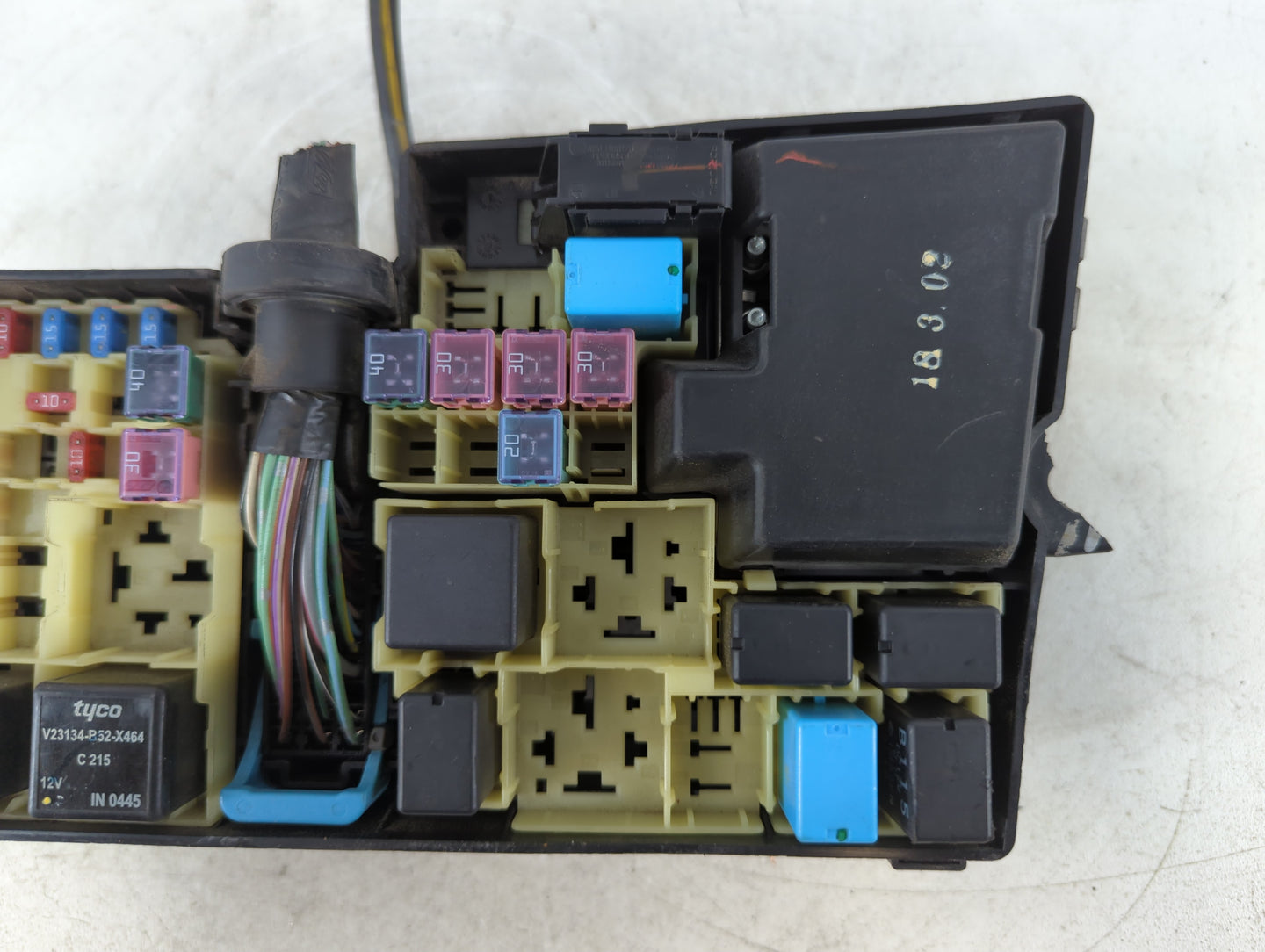 2004-2009 Mazda 3 Fusebox Fuse Box Panel Relay Module P/N:518818109 Fits Fits 2004 2005 2006 2007 2008 2009 OEM Used Auto Pa