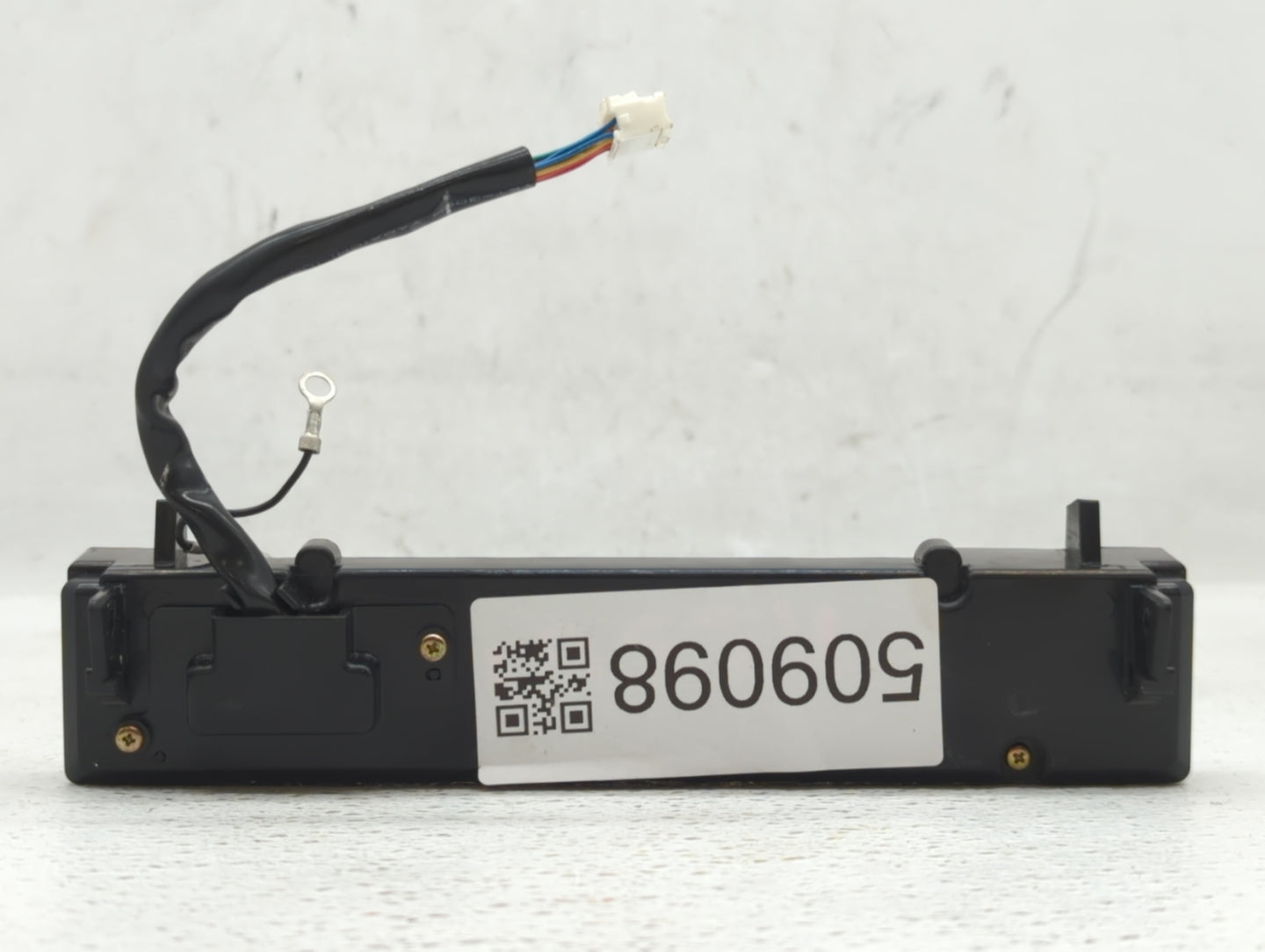 2004-2005 Mazda 3 Radio AM FM Cd Player Receiver Replacement Fits Fits 2004 2005 OEM Used Auto Parts - Oemusedautoparts1.com