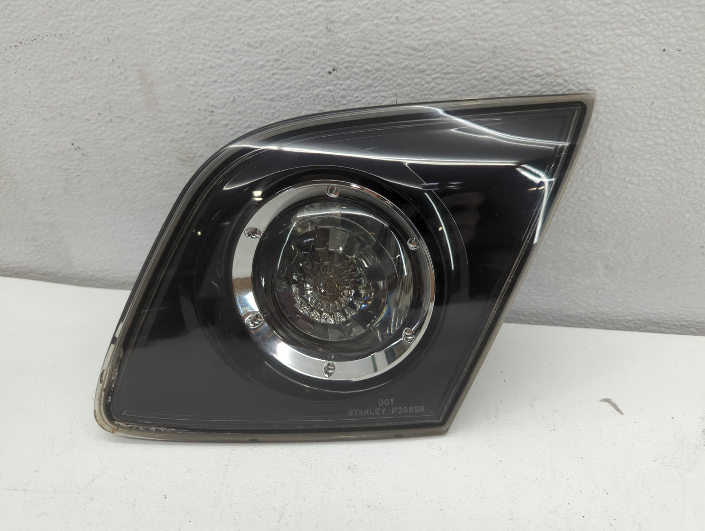 2004-2006 Mazda 3 Tail Light Assembly Passenger Right OEM P/N:P2913 Fits Fits 2004 2005 2006 OEM Used Auto Parts - Oemusedau