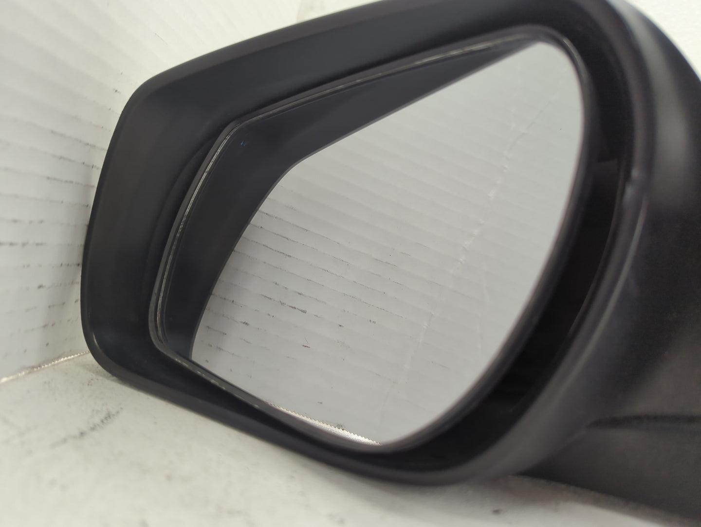 2004-2006 Mazda 3 Driver Side View Mirror - Left Door Mirror OEM Used - Oemusedautoparts1.com