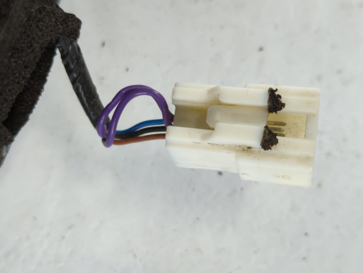 2004-2006 Mazda 3 Driver Side View Mirror - Left Door Mirror OEM Used - Oemusedautoparts1.com