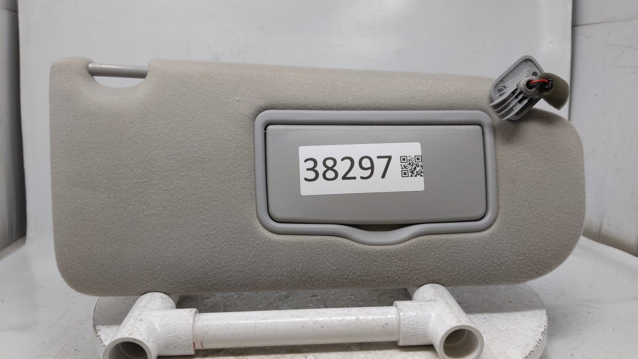 2005 Mazda 6 Sun Visor Shade Replacement Passenger Right Mirror Fits OEM Used Auto Parts - Oemusedautoparts1.com