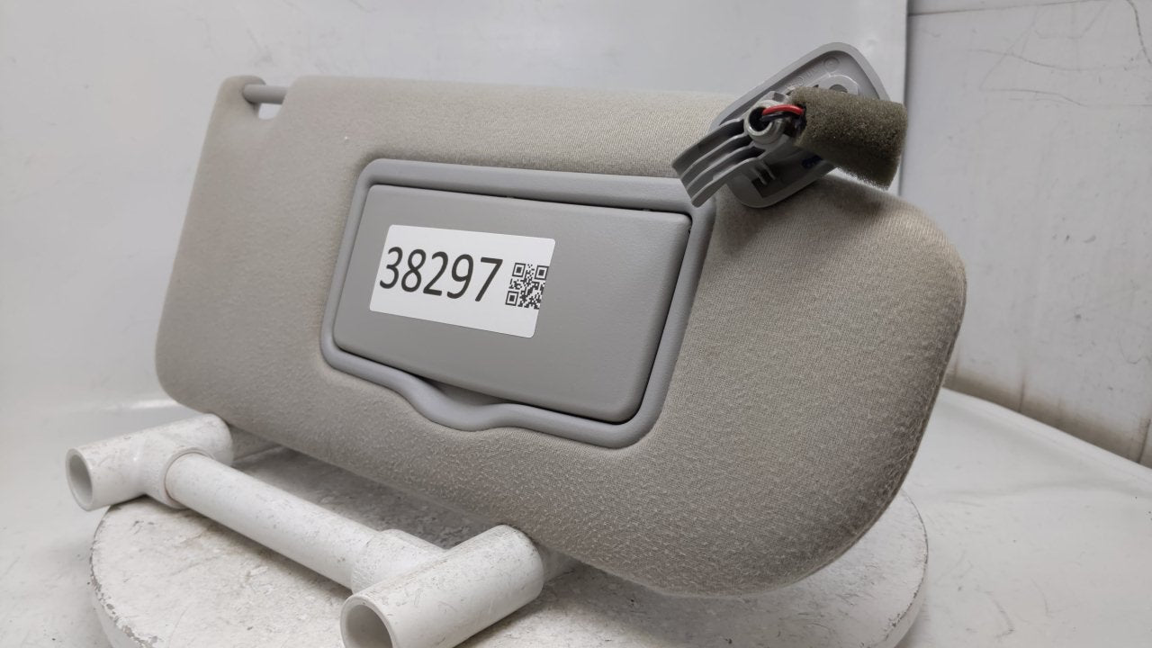 2005 Mazda 6 Sun Visor Shade Replacement Passenger Right Mirror Fits OEM Used Auto Parts - Oemusedautoparts1.com