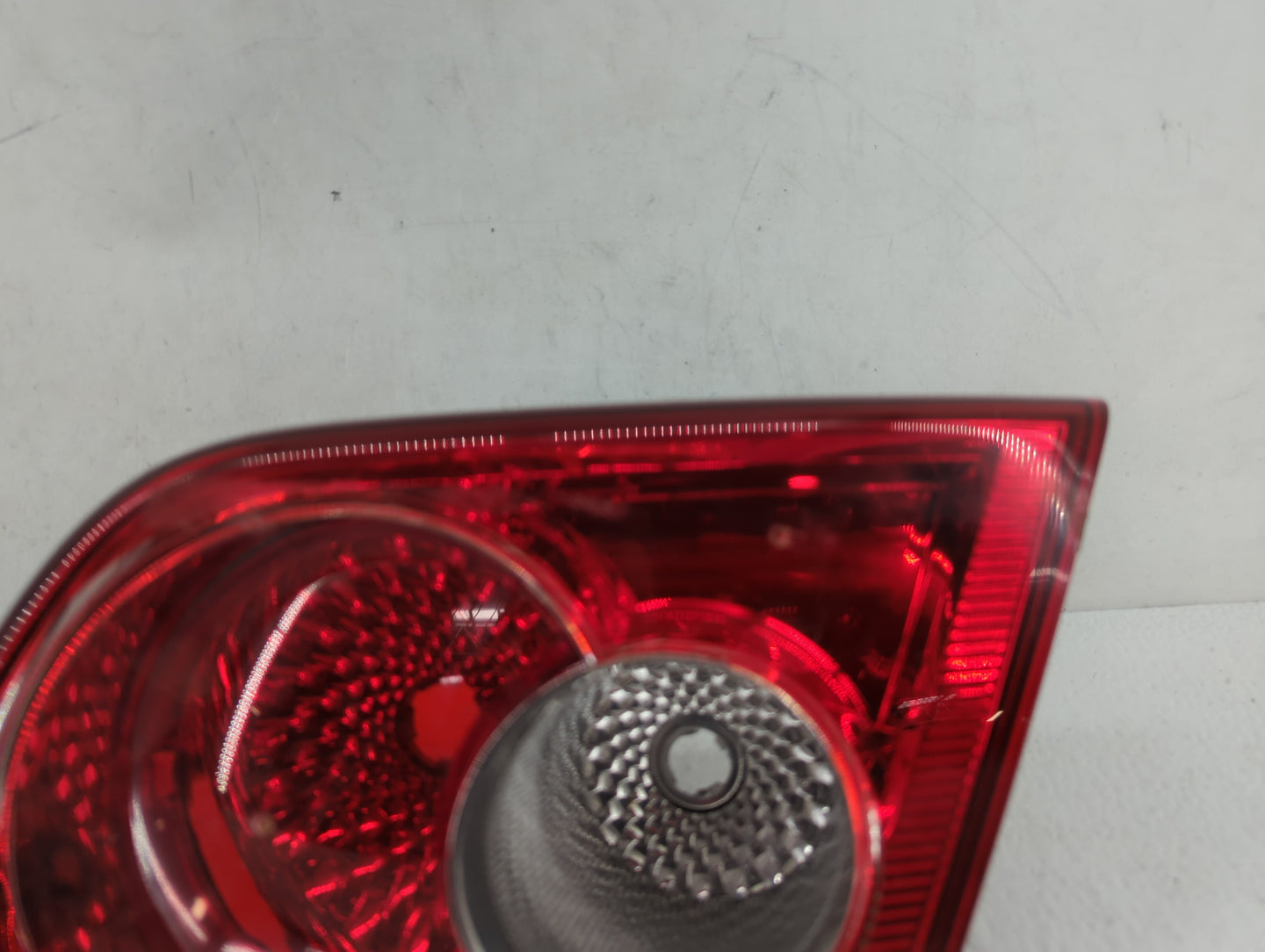 2003-2005 Mazda 6 Tail Light Assembly Passenger Right OEM P/N:2TZ 950 200 2TZ950200 Fits Fits 2003 2004 2005 OEM Used Auto P