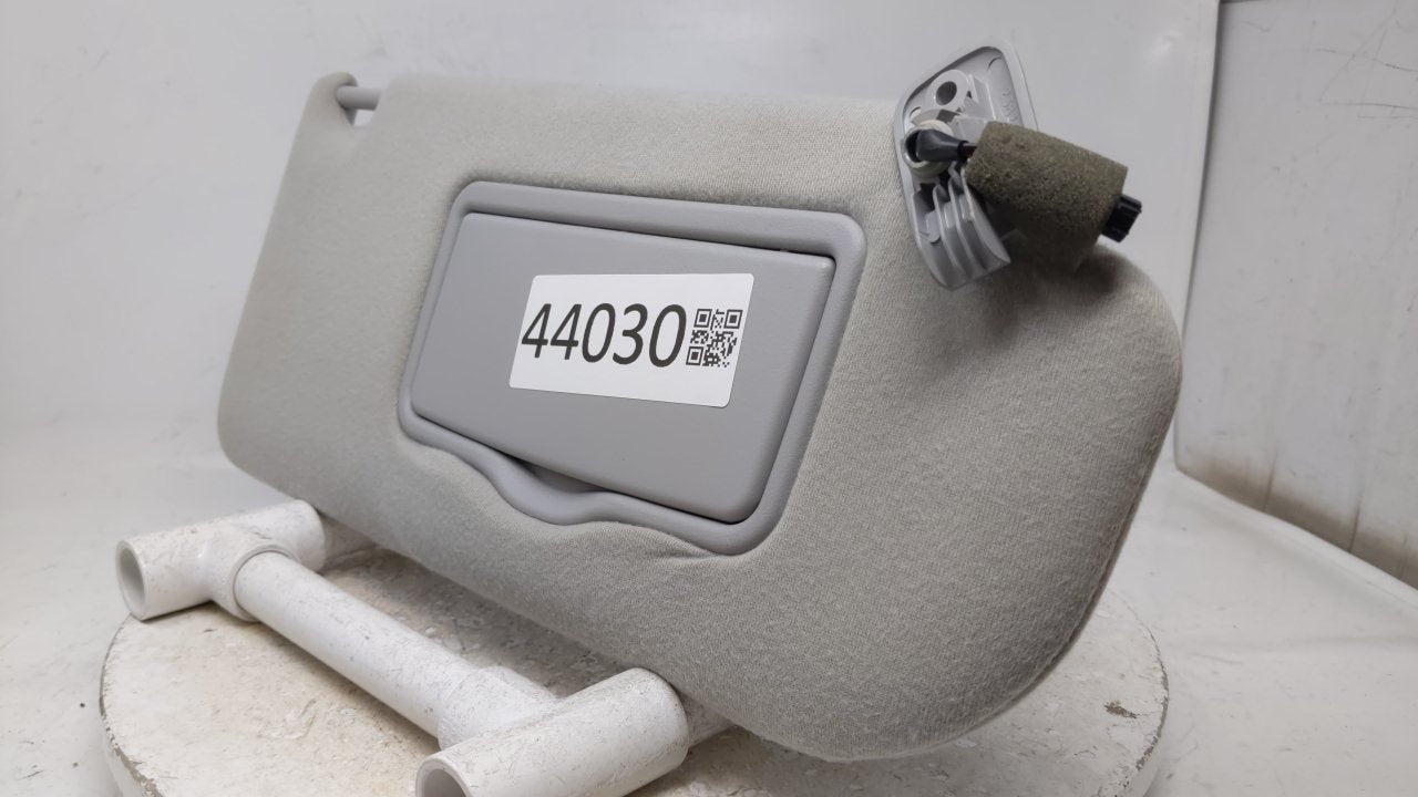 2005 Mazda 6 Sun Visor Shade Replacement Passenger Right Mirror Fits OEM Used Auto Parts - Oemusedautoparts1.com