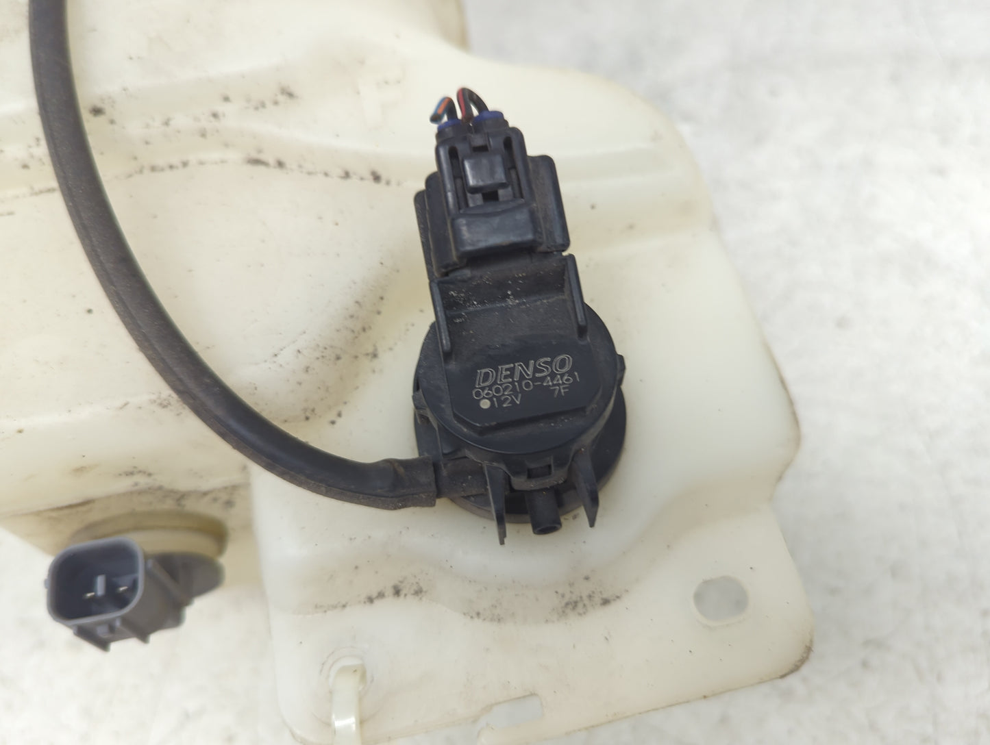 Mazda Mazda6 Windshield Washer Fluid Reservoir Bottle 1482217 - Oemusedautoparts1.com